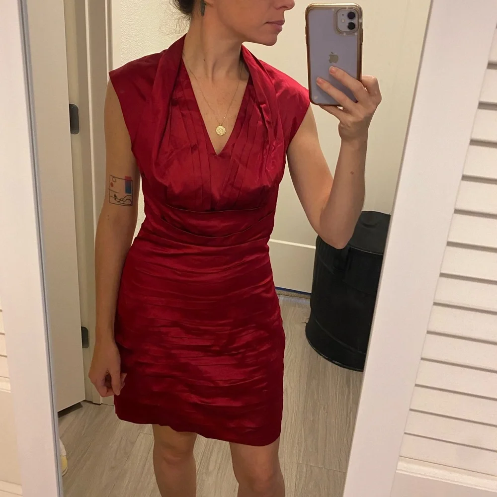Express satin red pleated party dress - Picture 4 of 5